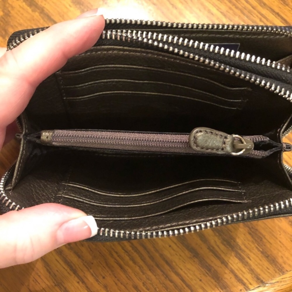 BRIGHTON double zip-around tech wallet. - Picture 5 of 6